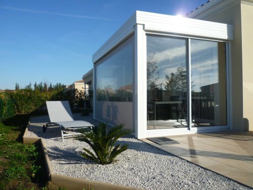 Réduire sa consommation d'électricité grâce à la luminosité d'une véranda Aigues-Mortes