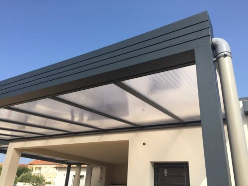 ﻿L’hiver la lumière d’une pergola apporte sa chaleur